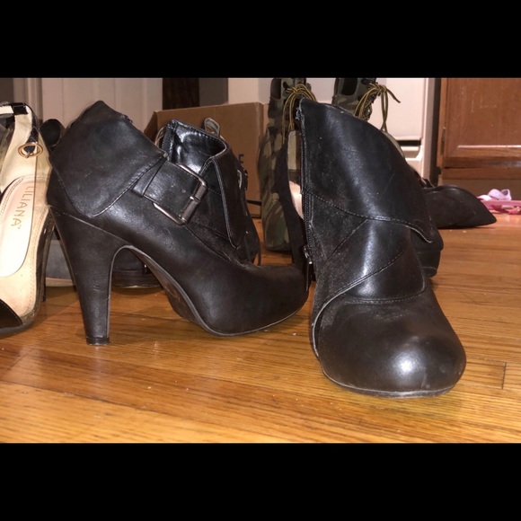 Shoes - Picture 2 of 7